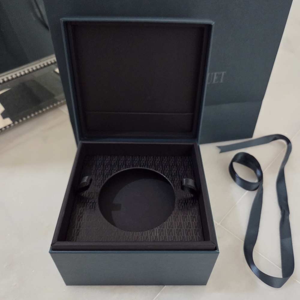 Audemars Piguet Box, Bag & Ribbon NEW - Picture 3 of 6